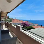 House Dea With Outdoor Jacuzzi Tatil Evi Trogir