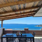 House Dea With Outdoor Jacuzzi *