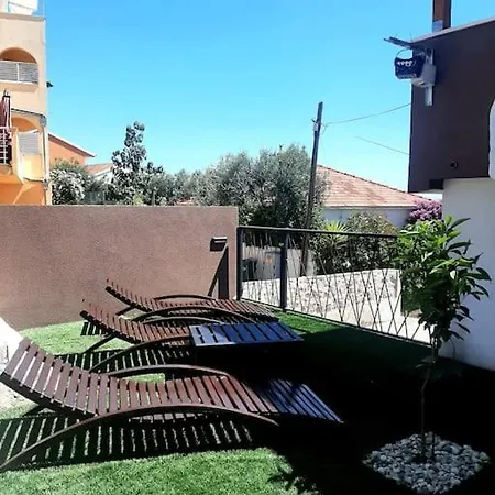 House Dea With Outdoor Jacuzzi בית נופש *