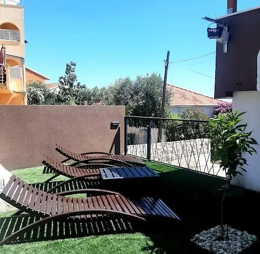 House Dea With Outdoor Jacuzzi Ferienhaus *