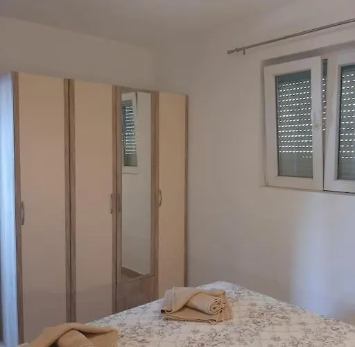 Ferienhaus House Dea With Outdoor Jacuzzi Trogir