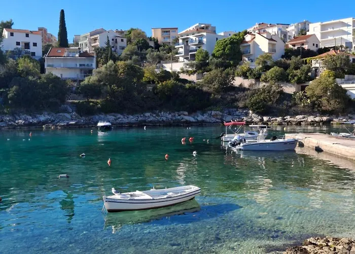 House Dea With Outdoor Jacuzzi Ferienhaus *