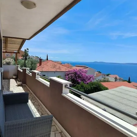 House Dea With Outdoor Jacuzzi بيت للعطل تروغير