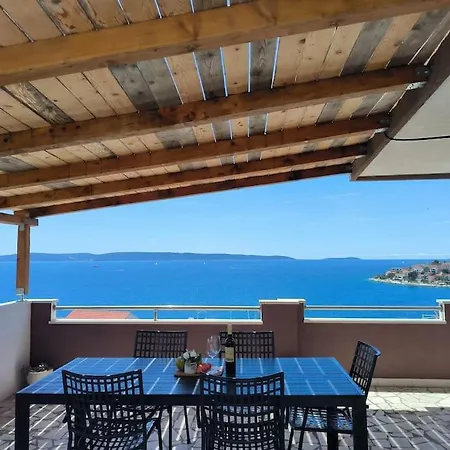 House Dea With Outdoor Jacuzzi *