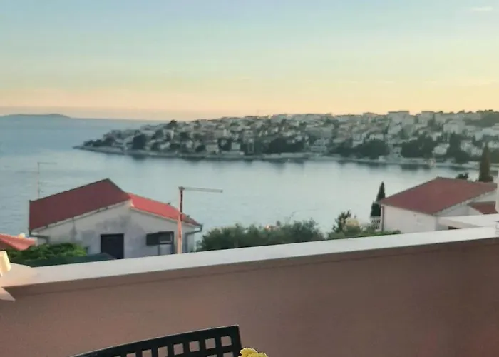 House Dea With Outdoor Jacuzzi *