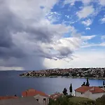 Σπίτι διακοπών House Dea With Outdoor Jacuzzi
