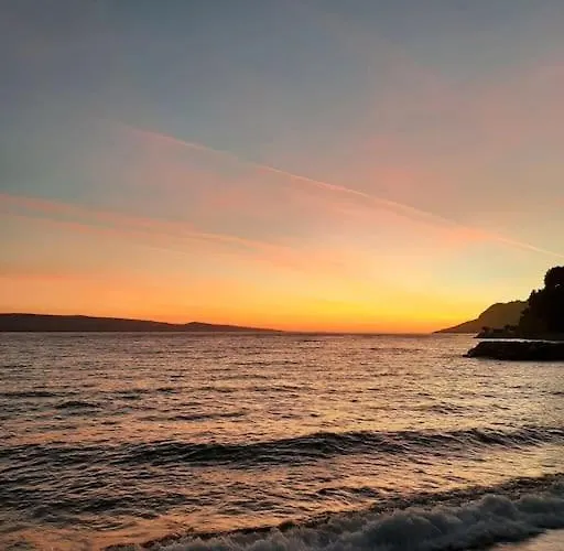 House Dea With Outdoor Jacuzzi Hébergement de vacances Trogir